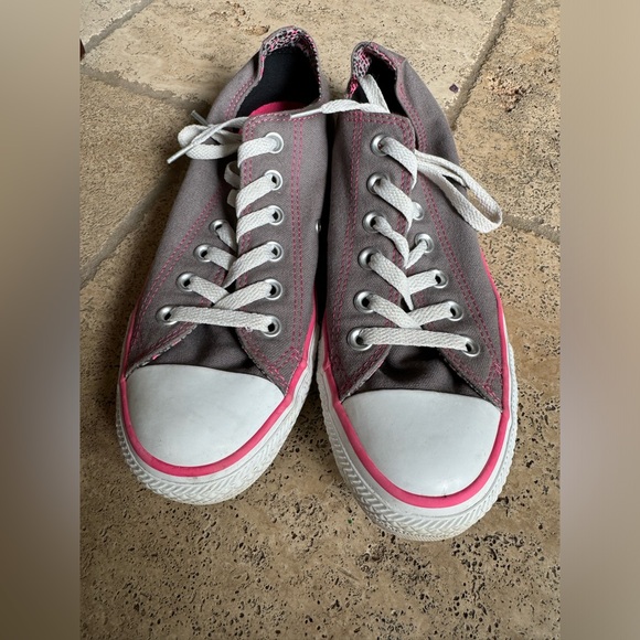 Converse Shoes - Converse Size 8